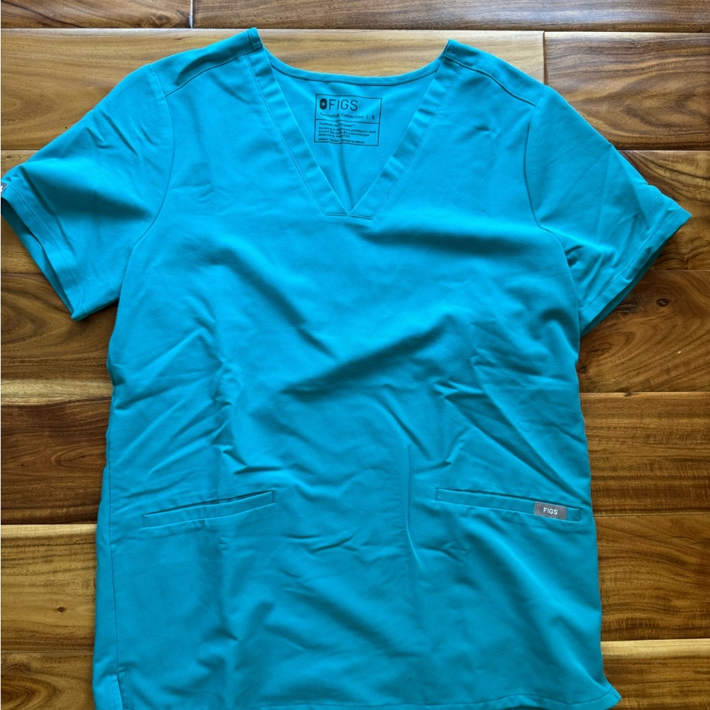 Figs Women's Aqua Short Sleeve Top